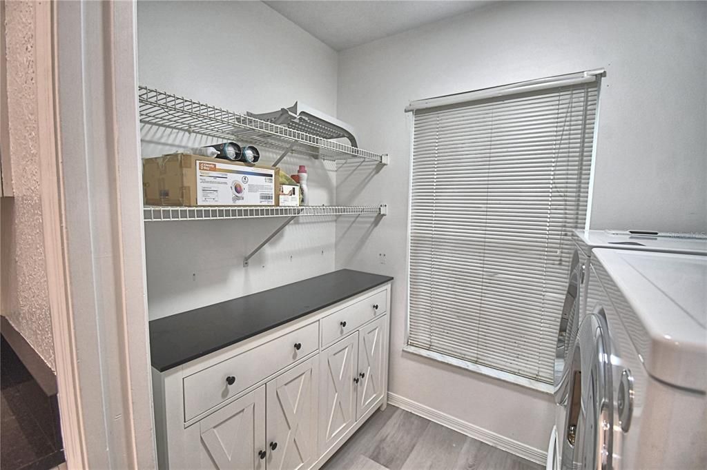 For Sale: $327,000 (3 beds, 2 baths, 1427 Square Feet)