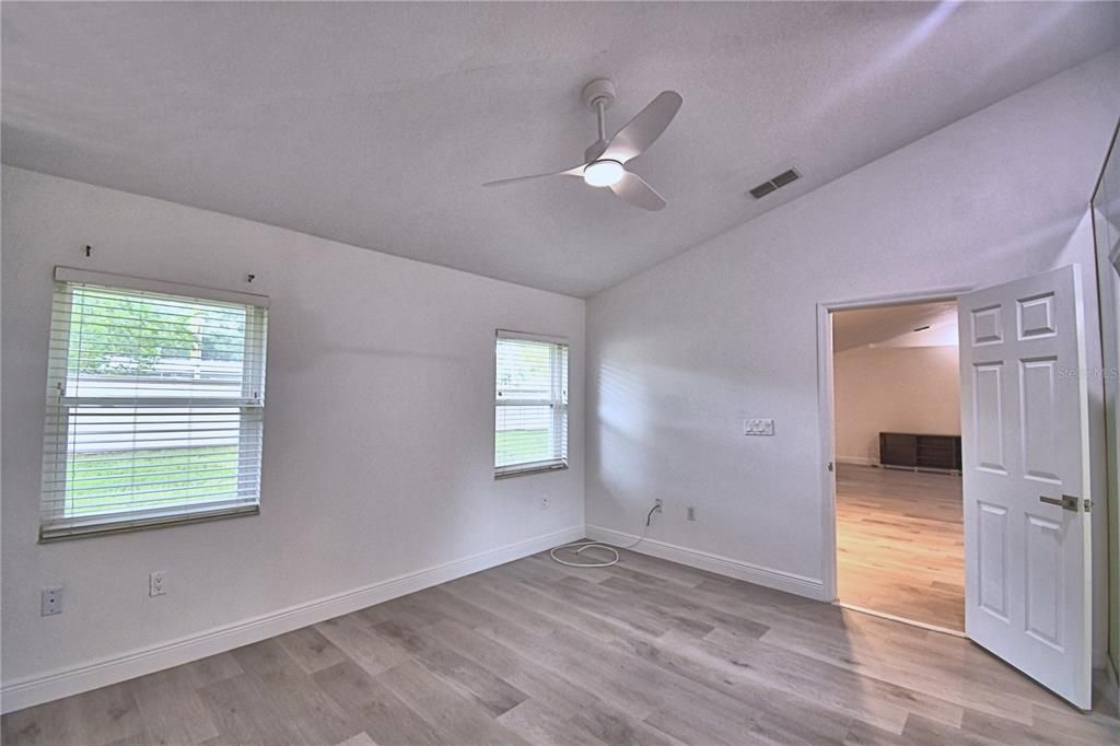 For Sale: $327,000 (3 beds, 2 baths, 1427 Square Feet)