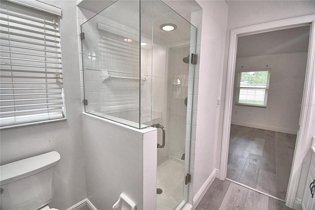For Sale: $327,000 (3 beds, 2 baths, 1427 Square Feet)