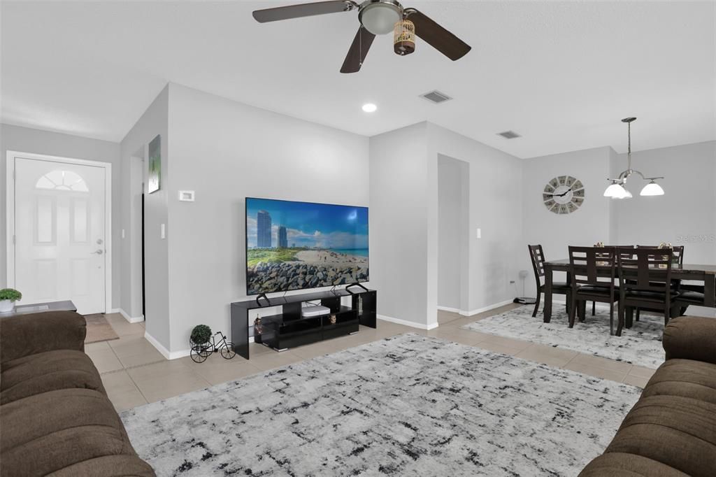 For Sale: $375,000 (3 beds, 2 baths, 1288 Square Feet)