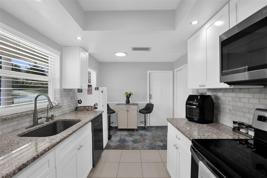 For Sale: $375,000 (3 beds, 2 baths, 1288 Square Feet)