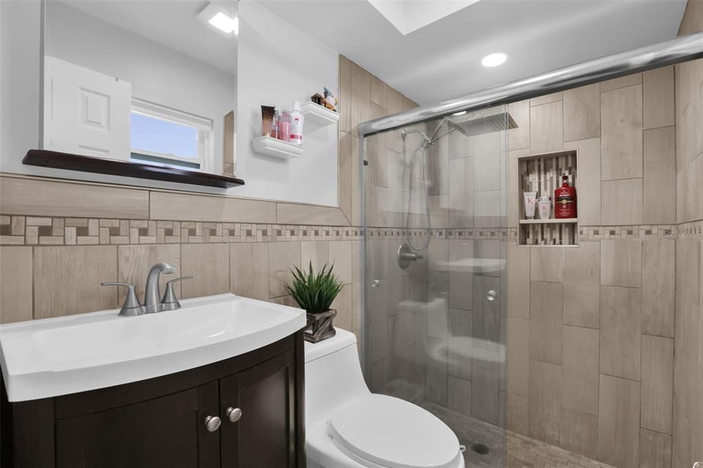 For Sale: $375,000 (3 beds, 2 baths, 1288 Square Feet)