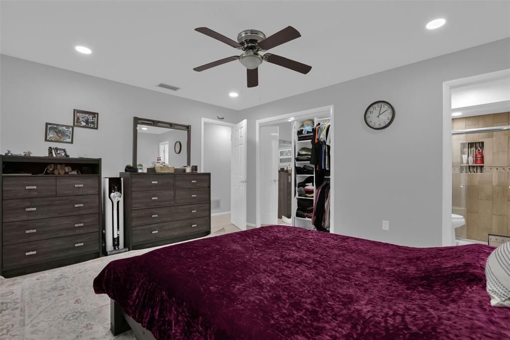 For Sale: $375,000 (3 beds, 2 baths, 1288 Square Feet)