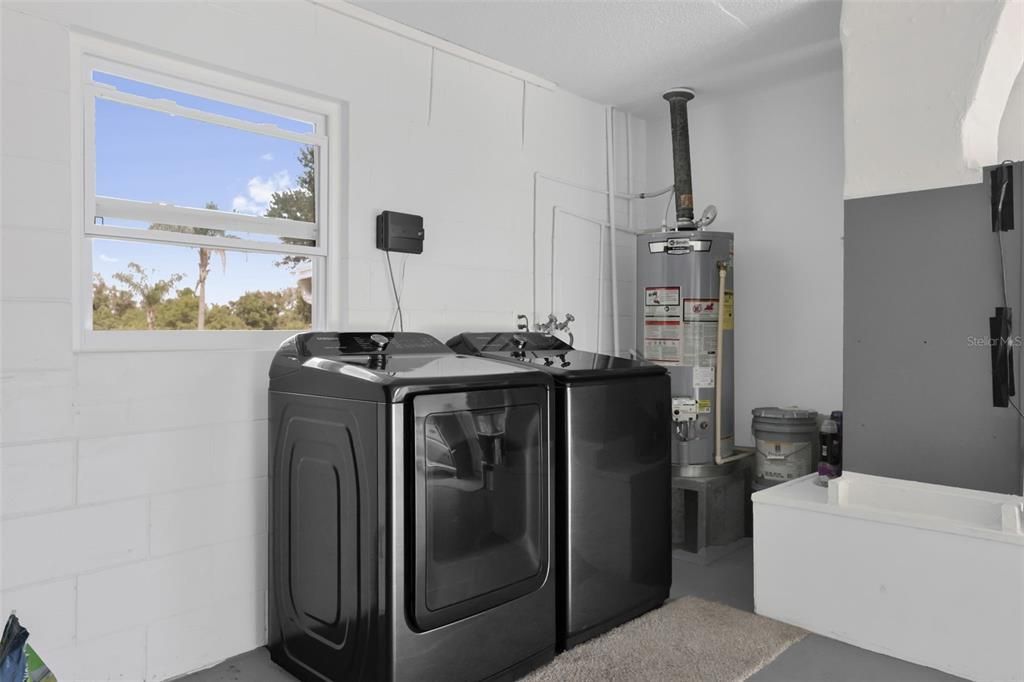 For Sale: $375,000 (3 beds, 2 baths, 1288 Square Feet)
