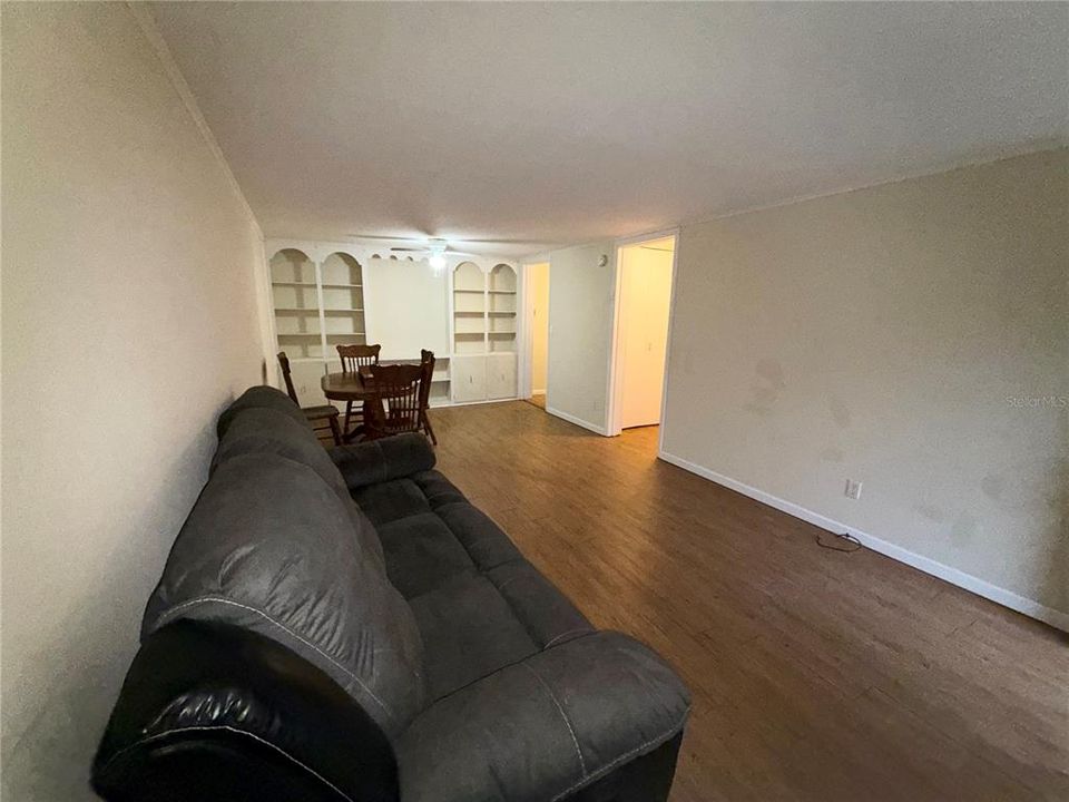 For Sale: $88,000 (1 beds, 1 baths, 548 Square Feet)