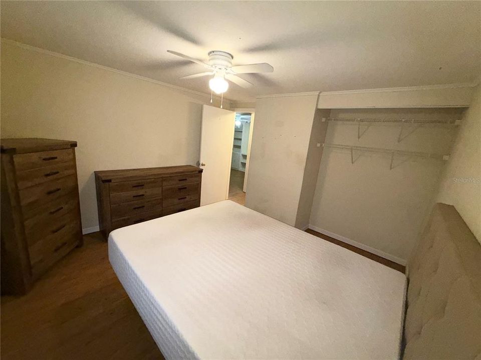 For Sale: $88,000 (1 beds, 1 baths, 548 Square Feet)
