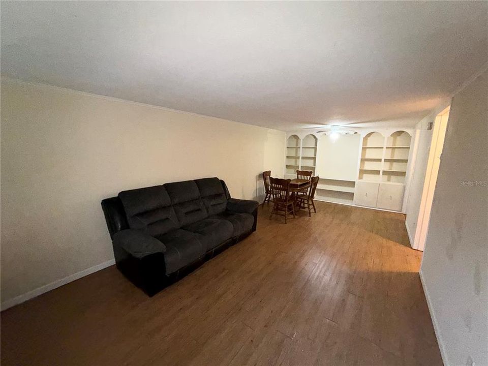 For Sale: $88,000 (1 beds, 1 baths, 548 Square Feet)