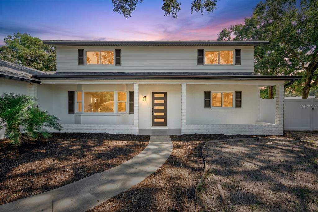 En Venta: $1,100,000 (6 camas, 3 baños, 3680 Pies cuadrados)
