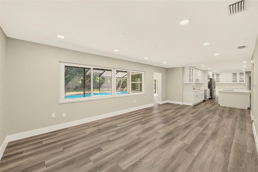 En Venta: $1,100,000 (6 camas, 3 baños, 3680 Pies cuadrados)