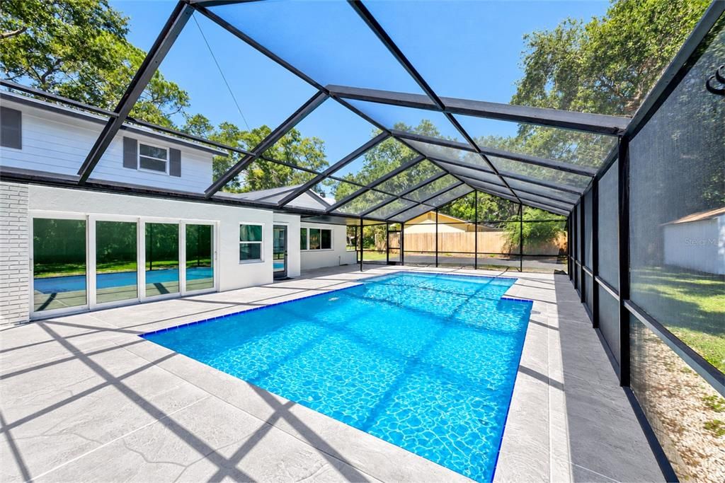 En Venta: $1,100,000 (6 camas, 3 baños, 3680 Pies cuadrados)