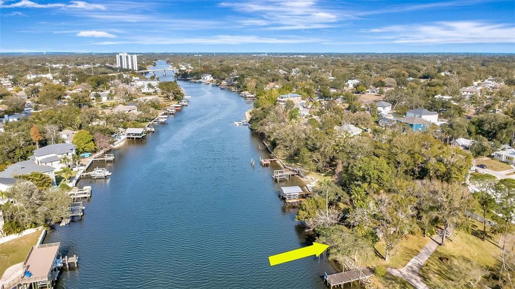 На продажу: $1,299,000 (0.45 acres)