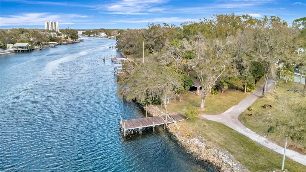 На продажу: $1,299,000 (0.45 acres)