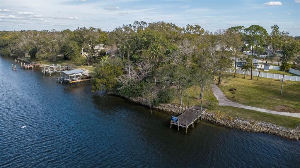 На продажу: $1,299,000 (0.45 acres)