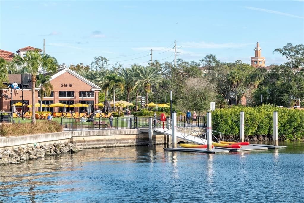 На продажу: $1,299,000 (0.45 acres)