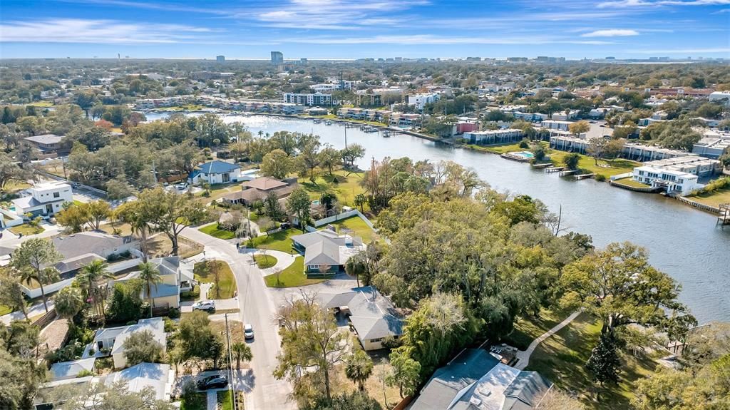 For Sale: $1,249,000 (0.47 acres)