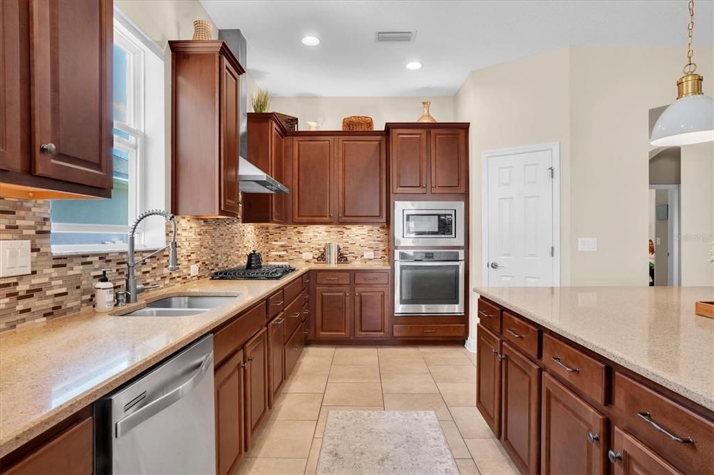 For Sale: $785,000 (4 beds, 3 baths, 3048 Square Feet)