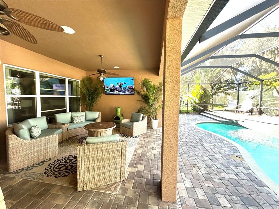 For Sale: $785,000 (4 beds, 3 baths, 3048 Square Feet)