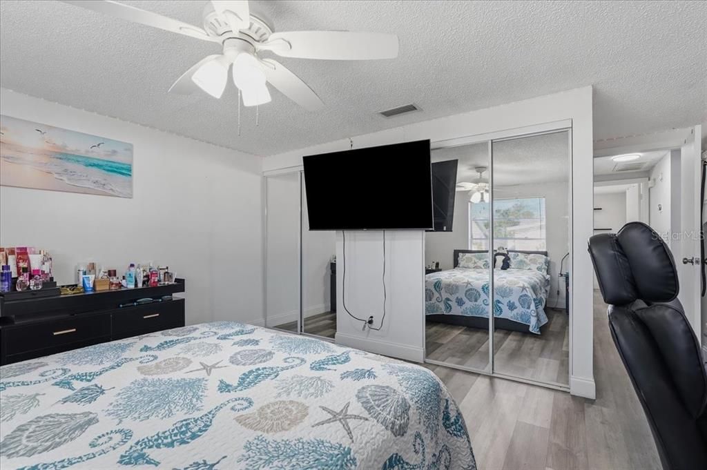 For Sale: $375,000 (2 beds, 0 baths, 1332 Square Feet)