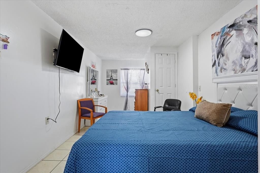 For Sale: $375,000 (2 beds, 0 baths, 1332 Square Feet)