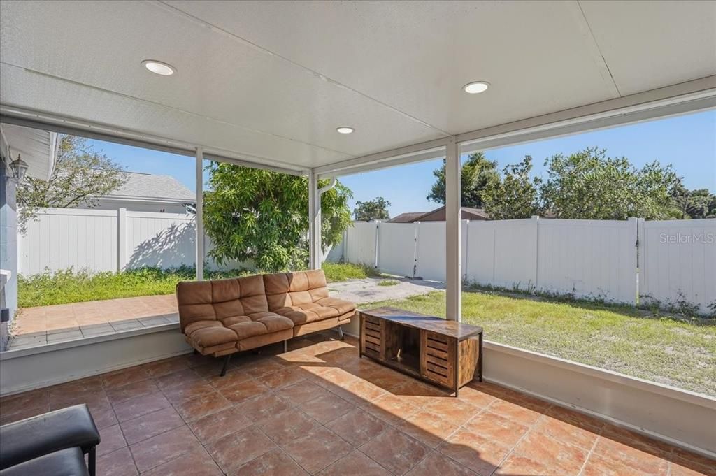 For Sale: $375,000 (2 beds, 0 baths, 1332 Square Feet)