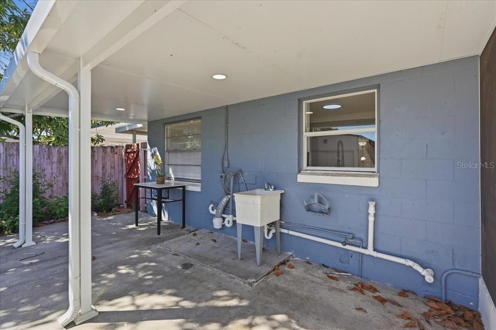 For Sale: $375,000 (2 beds, 0 baths, 1332 Square Feet)