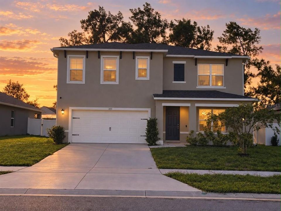 На продажу: $429,999 (5 спален, 3 ванн, 2601 Квадратных фут)