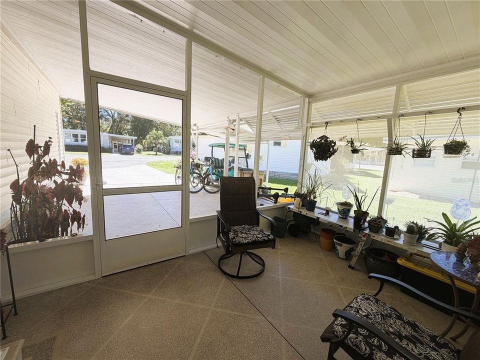 For Sale: $274,900 (2 beds, 2 baths, 1659 Square Feet)