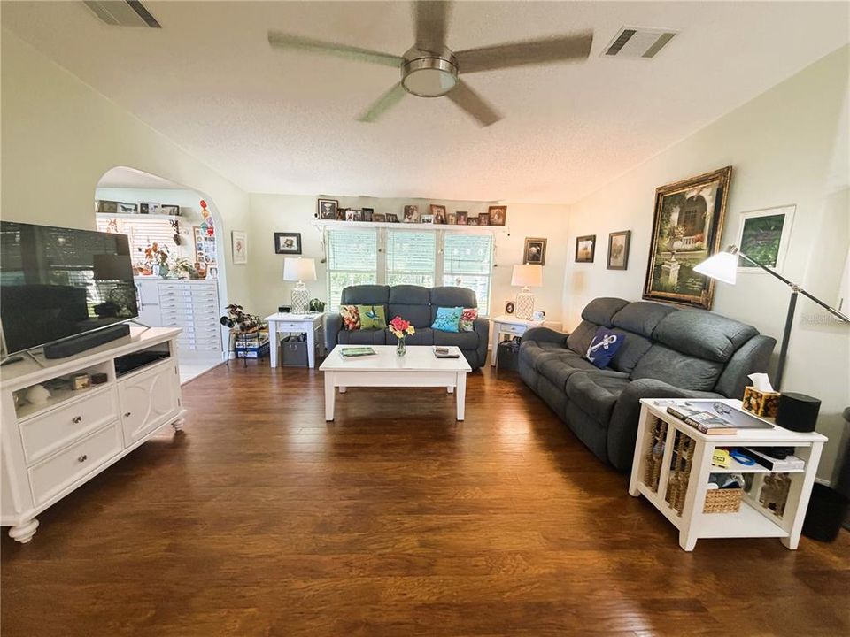 For Sale: $274,900 (2 beds, 2 baths, 1659 Square Feet)