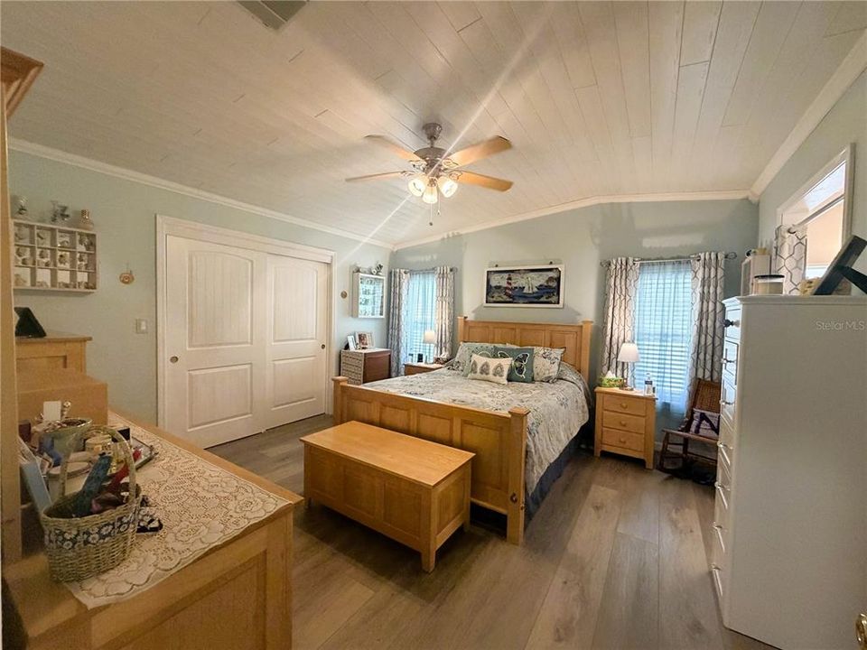 For Sale: $274,900 (2 beds, 2 baths, 1659 Square Feet)
