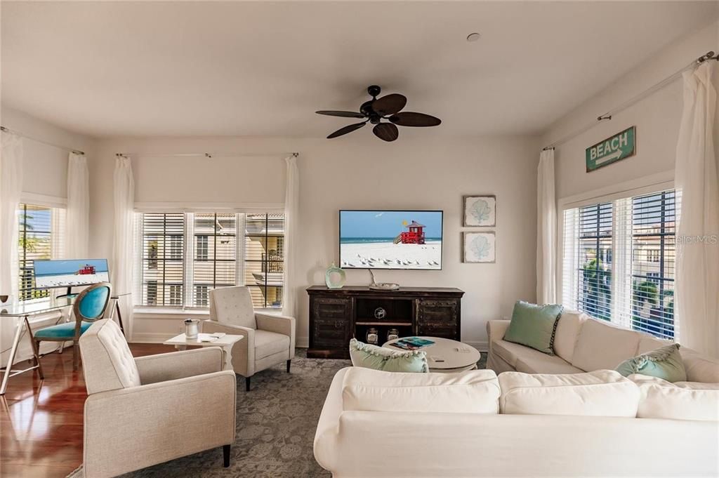 For Sale: $2,495,000 (4 beds, 3 baths, 3236 Square Feet)