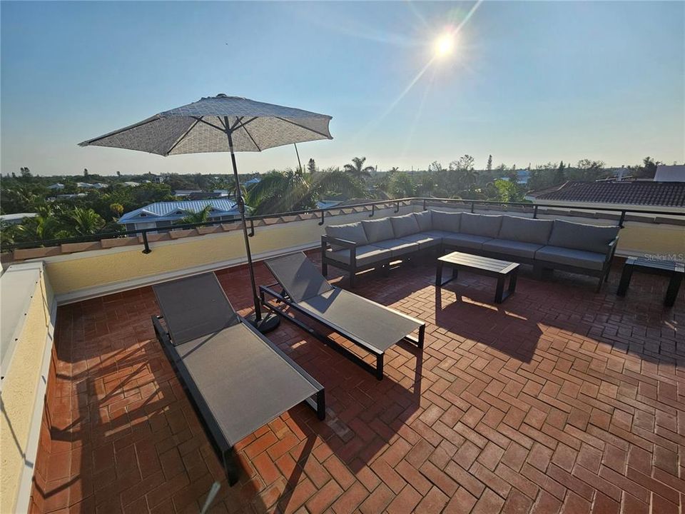 For Sale: $2,495,000 (4 beds, 3 baths, 3236 Square Feet)