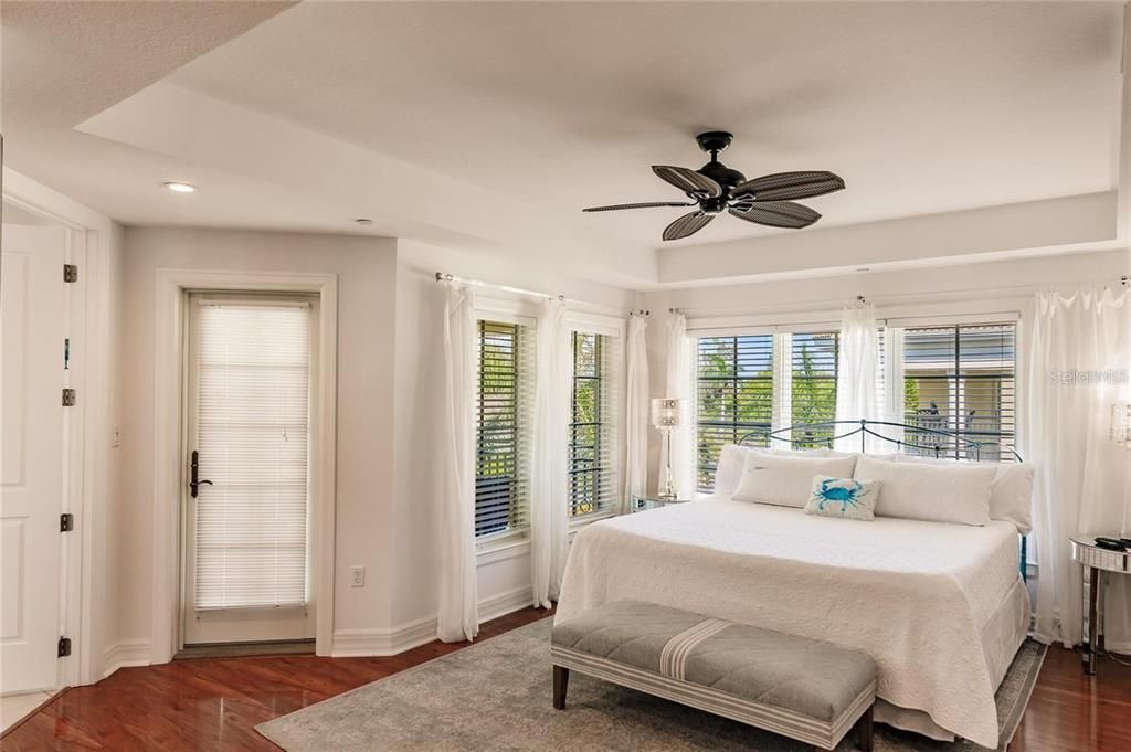 For Sale: $2,495,000 (4 beds, 3 baths, 3236 Square Feet)