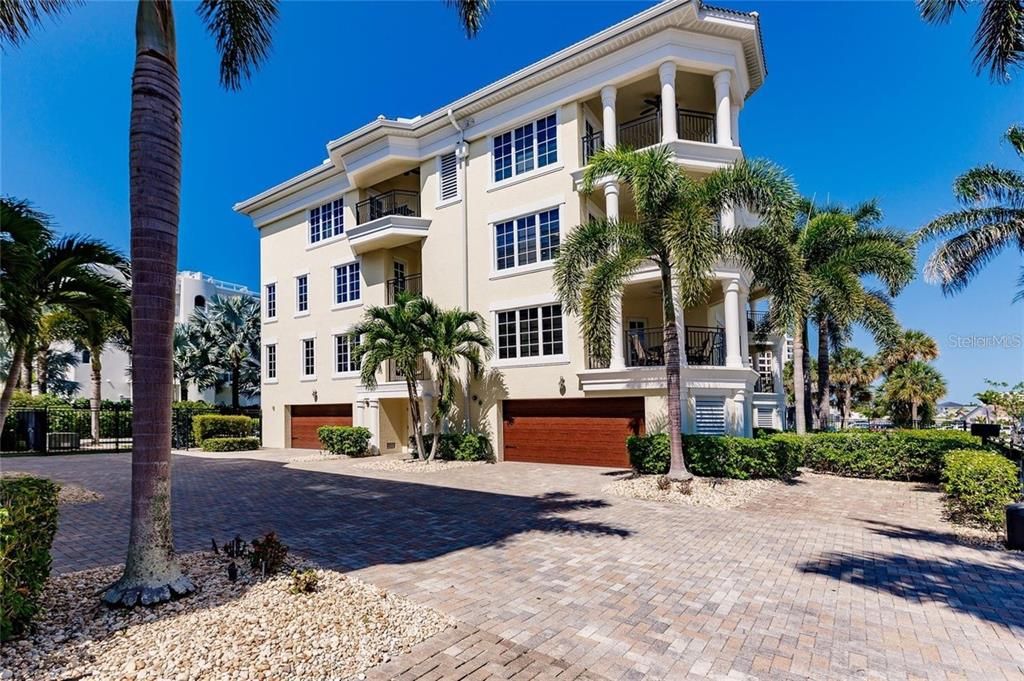 For Sale: $2,495,000 (4 beds, 3 baths, 3236 Square Feet)