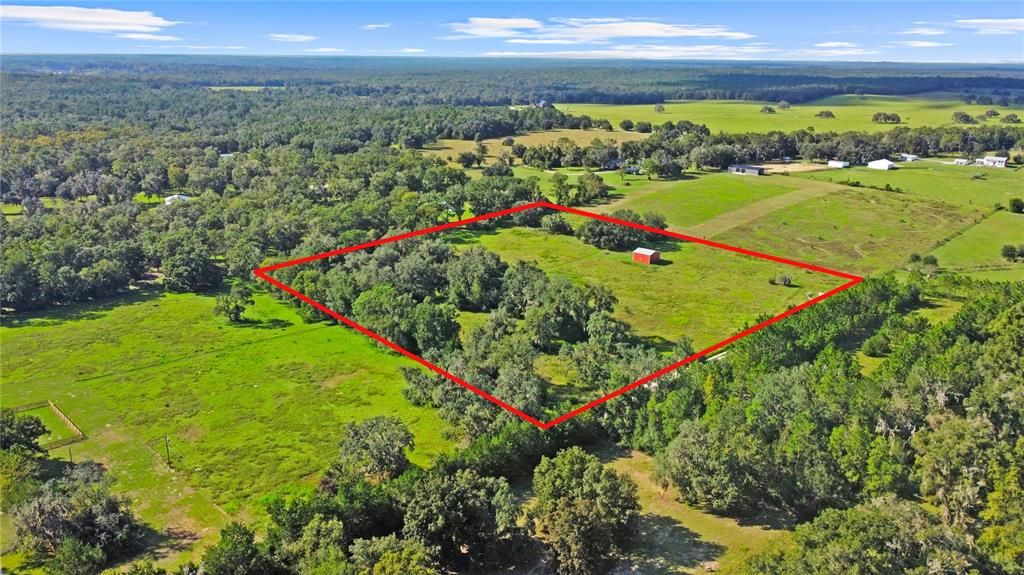 En Venta: $700,000 (10.10 acres)