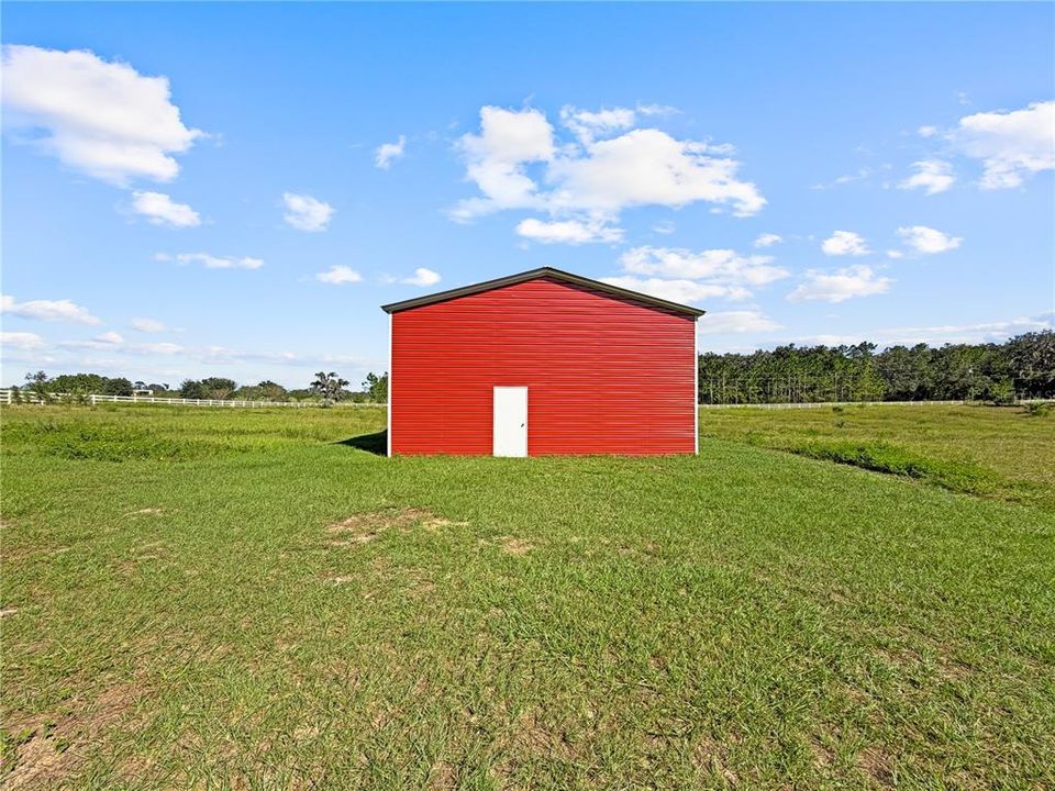 En Venta: $700,000 (10.10 acres)