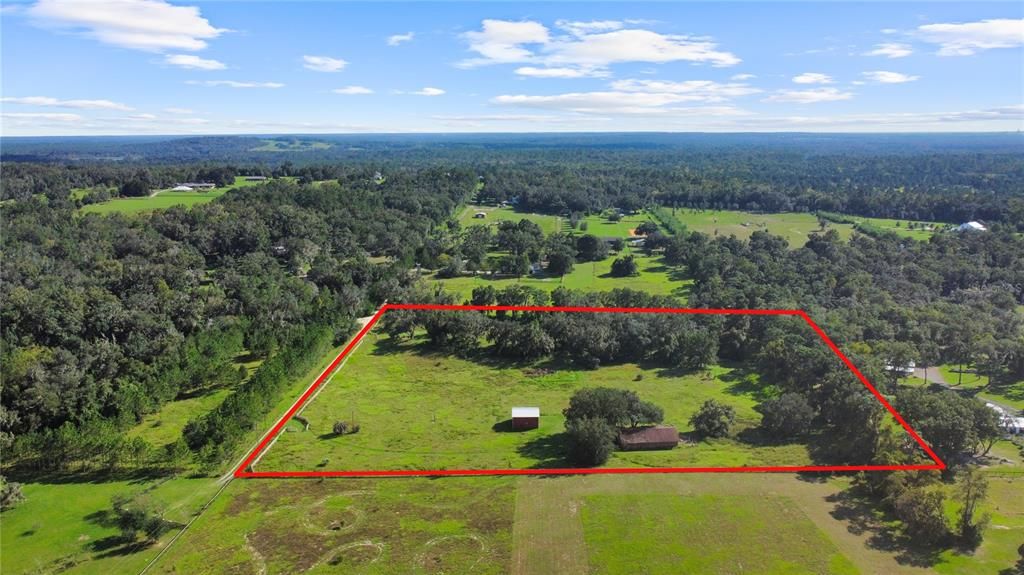 En Venta: $700,000 (10.10 acres)