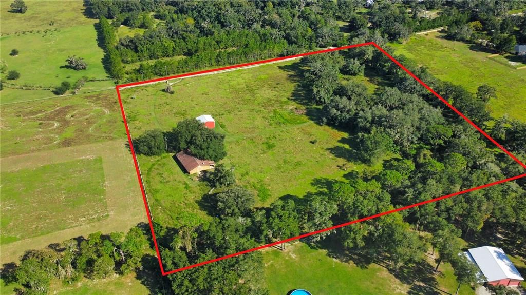 En Venta: $700,000 (10.10 acres)
