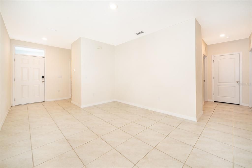 В аренду: $1,950 (3 спален, 2 ванн, 1516 Квадратных фут)