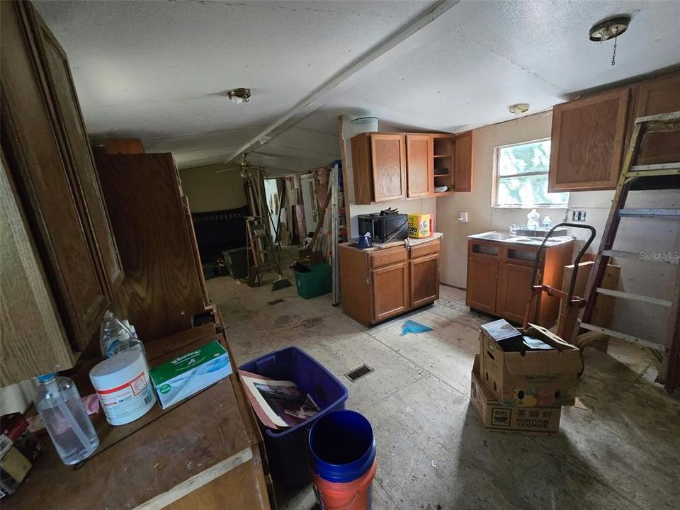 На продажу: $89,900 (2 спален, 2 ванн, 924 Квадратных фут)