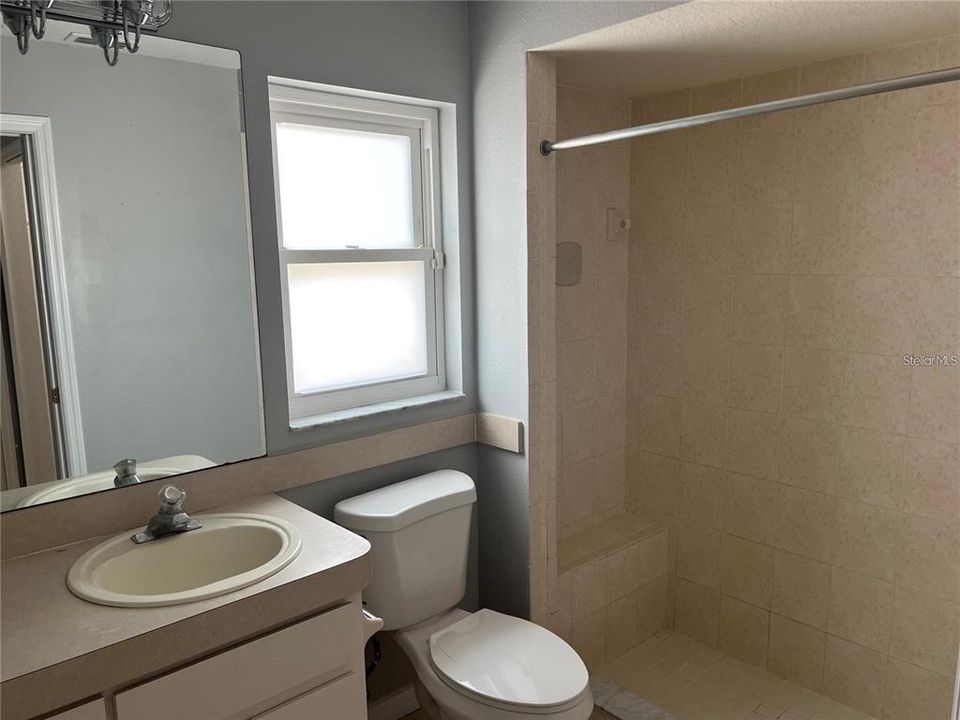 For Rent: $1,850 (3 beds, 2 baths, 1371 Square Feet)