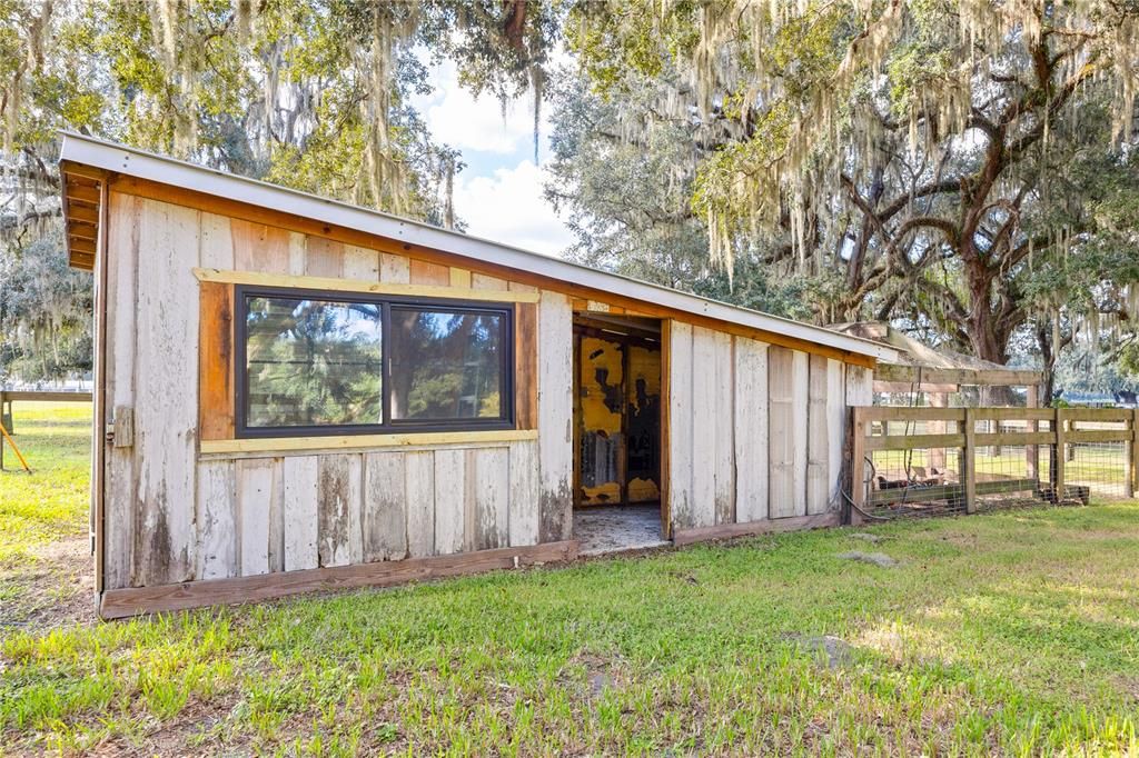 For Sale: $359,000 (3 beds, 2 baths, 980 Square Feet)