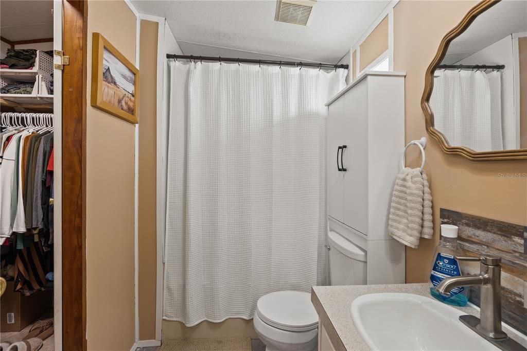 For Sale: $359,000 (3 beds, 2 baths, 980 Square Feet)
