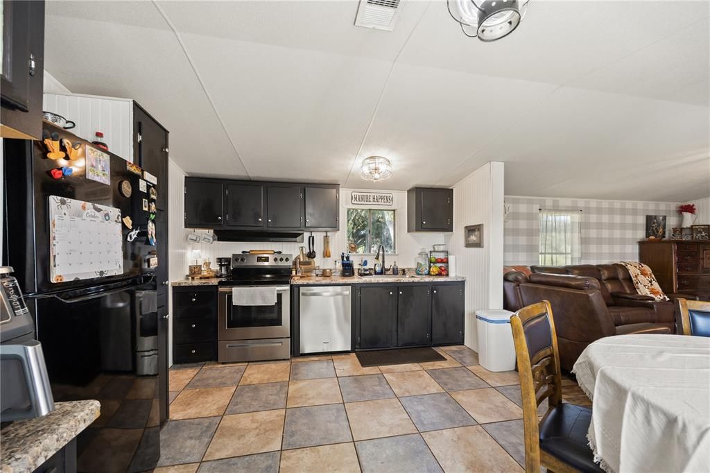 For Sale: $359,000 (3 beds, 2 baths, 980 Square Feet)