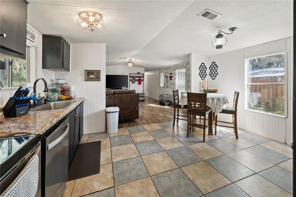 For Sale: $359,000 (3 beds, 2 baths, 980 Square Feet)