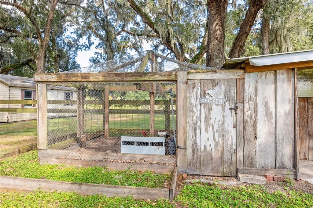 For Sale: $359,000 (3 beds, 2 baths, 980 Square Feet)
