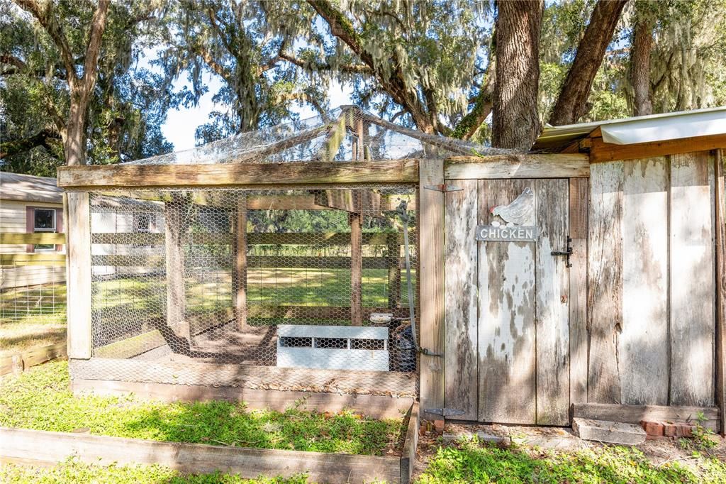 For Sale: $359,000 (3 beds, 2 baths, 980 Square Feet)