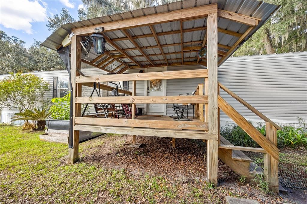 For Sale: $359,000 (3 beds, 2 baths, 980 Square Feet)