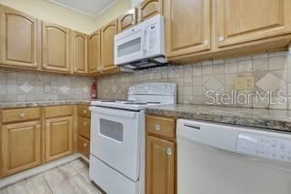 На продажу: $165,000 (3 спален, 2 ванн, 1378 Квадратных фут)