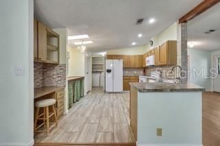 На продажу: $165,000 (3 спален, 2 ванн, 1378 Квадратных фут)
