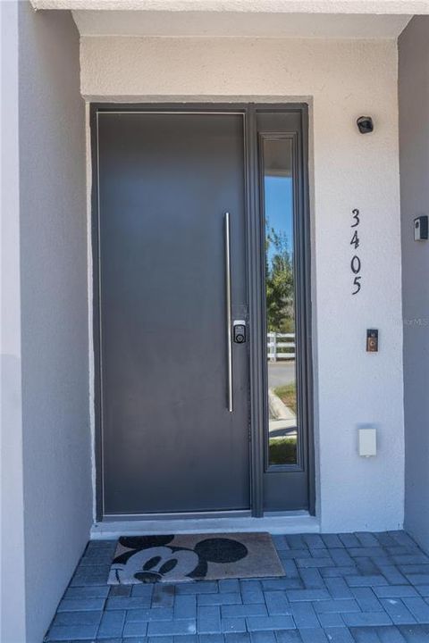 For Sale: $369,000 (3 beds, 3 baths, 1365 Square Feet)